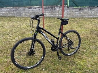 Dámské trekové kolo Leader Fox (najeto 170 km)