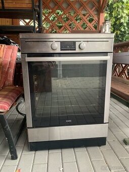 Indukční sporák s el. troubou