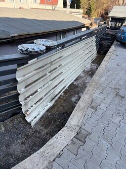 Trapézový plech žlutý odstín