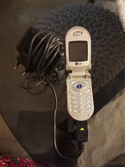 Sběratelský telefon LG