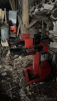 Vertikální štípač dřeva AVENBERG Waldmann 8 TUN