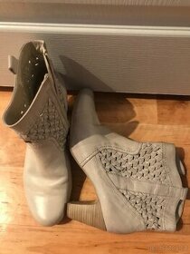Kotníčkové dámské boty Caprice velikost 39