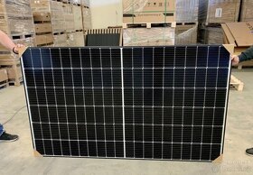 Solární panely Leapton 460 Wp černý rám