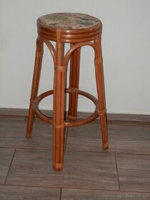 Židlička, stolička bambusová barová.