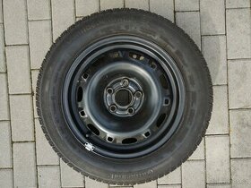 Ocelový disk s pneu