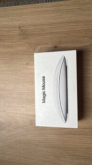Apple Magic Mouse (USB‑C) – bílý Multi-Touch povrch