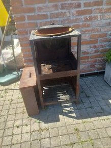 Gril na dřevo kotlík na guláš