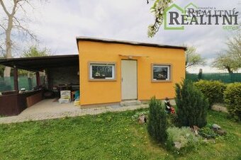 Prodej chaty se zahradou na Stochově. - 1