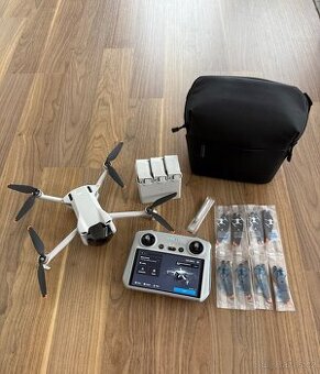DJI mini 3 Fly More Combo (DJI RC) - 1