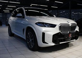 BMW X5 xDrive40i M Sport Pano / Tažné benzín automat