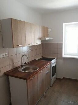 Pronájem bytu 1+1, 28m2, Sedlčany - 1