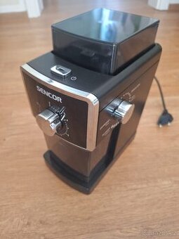 Nastavitelný mlýnek na kávu SENCOR SCG 5050BK