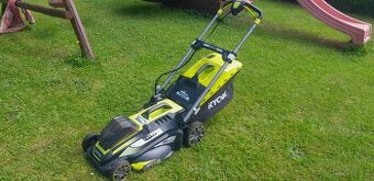 Aku sekačka Ryobi 46cm