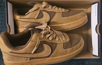 NIKE AIR FORCE - 1