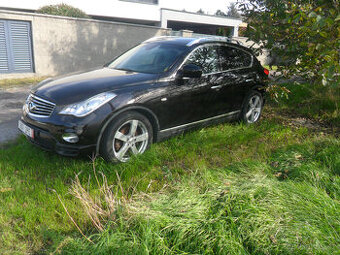 Prodam Infiniti EX 2011 NEPOJIZDNE.