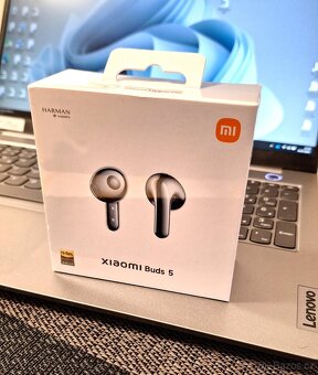 Nova Xiaomi Buds 5 sluchátka