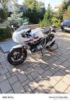 BMW RnineT racer