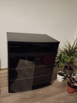 Televizní stolek TV