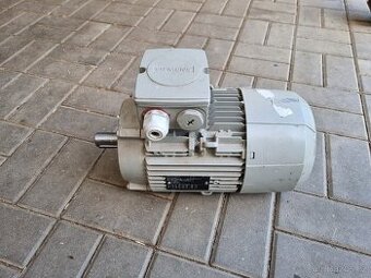 Přírubový elektromotor 2,2kW 1425 otáček