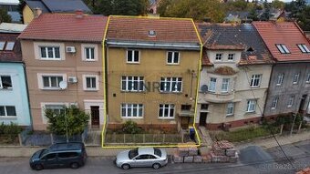 Prvorepubliková vila s třemi bytovými jednotkami, Lovosice, - 1