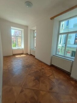 Pronájem 4+1 České Budějovice, Dr. Stejskala v centru