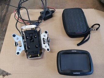 Navigace Garmin ZÜMO 350LM  s držákem Touratech