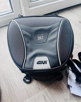 GIVI XS313 Xstream – rozšiřitelná brašna na motorku (20 l)