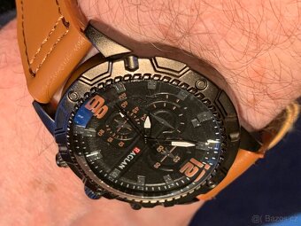 módní hodinky 45mm