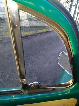 Prodám výklopný okna na VW brouk