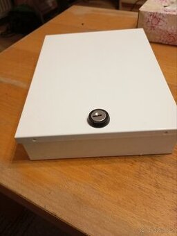 Skříňka k zabezpečovačce - 1