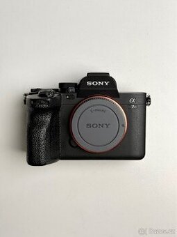 Sony A7IV (super stav, záruka)