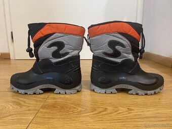 Dětské boty do sněhu málo nošené, velikost 35.