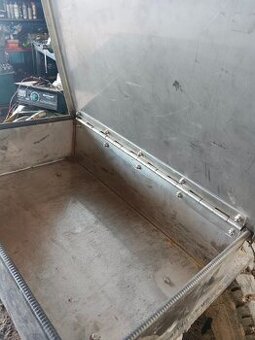 Nerezovy kastlik TATRA 815