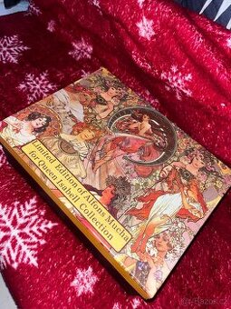 Váza od Alfonse Muchy