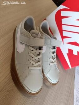 Nové dětské boty kůže Nike, vel.35