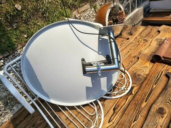 satelit s lnb + stojan