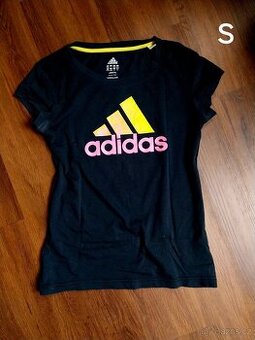 Krásné tričko Adidas a tričko Quiksilver :)