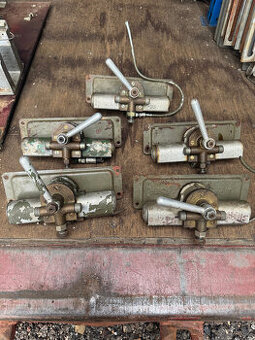 Vzduchové motorky stěračů - Praga V3S