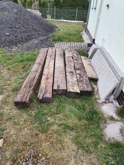 DARUJI dřevěné železniční pražce