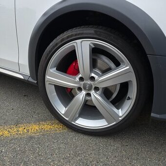 20"alu original Audi s letními pneu 255/35/20 Pirelli 5-6mm