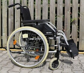 065-Mechanický invalidní vozík Meyra. - 1