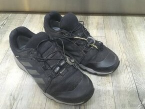Dětská outdoorová obuv Adidas Terrex vel. 34