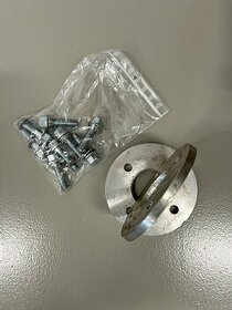 PODLOŽKY: (4x100) šířka 15mm vč. šroubů, stř. díra 57,1mm