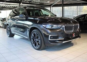 BMW X5 xDrive30d / 7míst / vzduch nafta automat