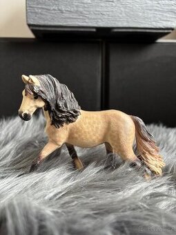 Schleich koně