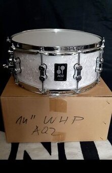 Prodám nový snare Sonor AQ2 14x6"(P.C.6799,-)