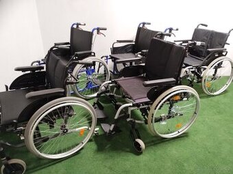 Mechanický invalidní vozík XXXXL, šířka 62 cm