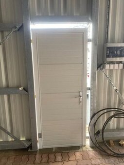 Garážové dveře, bílé, rozměr: š 960 x v 2030 mm