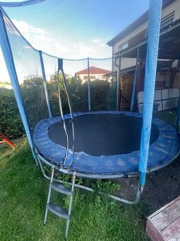 Trampolína Spartan 305 se schudky