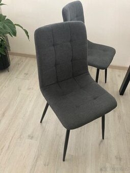Tmavosede zidle jako nove